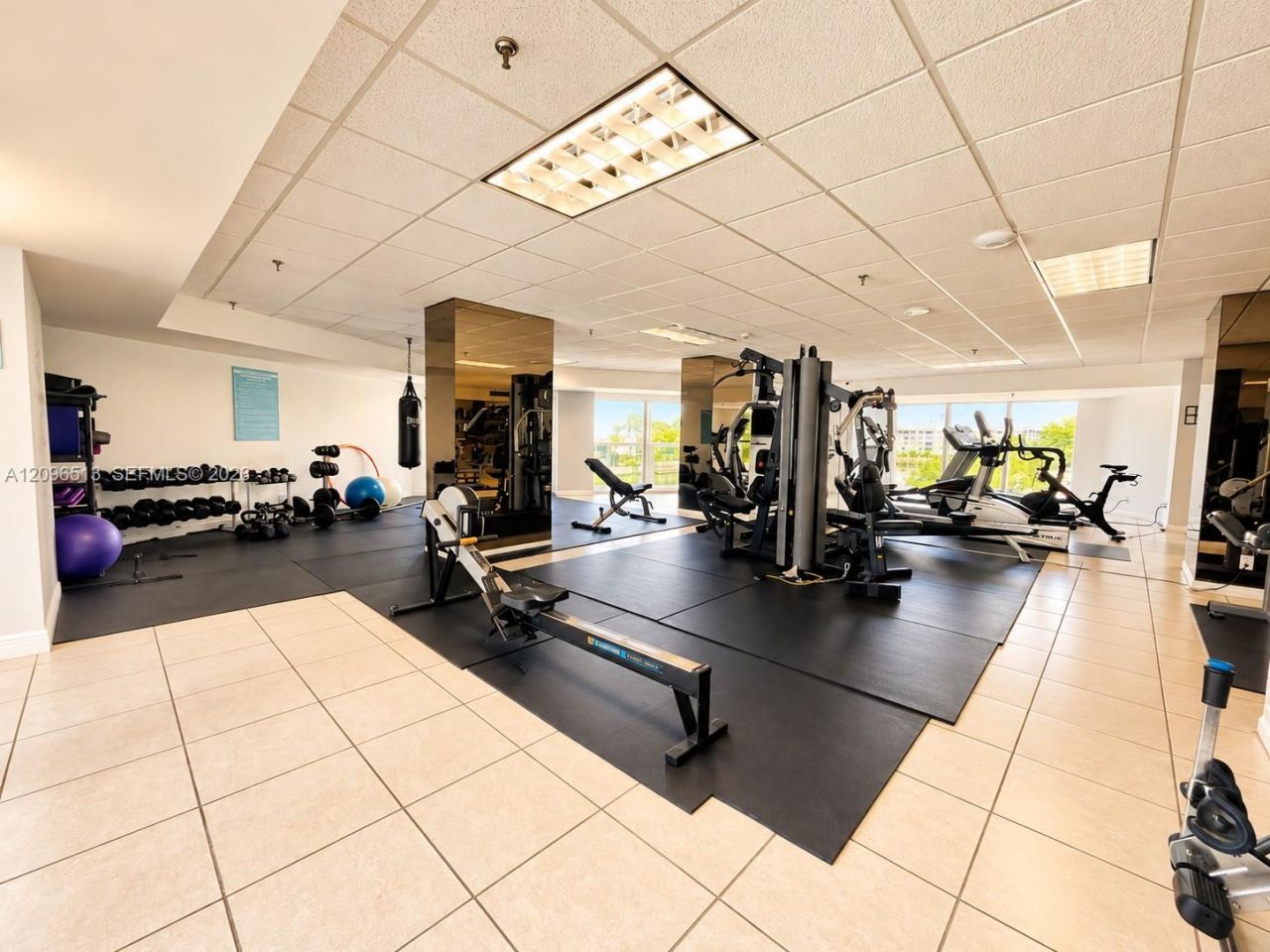 2401 Collins Ave , Unit 1807, Miami Beach, FL 33140 Photo