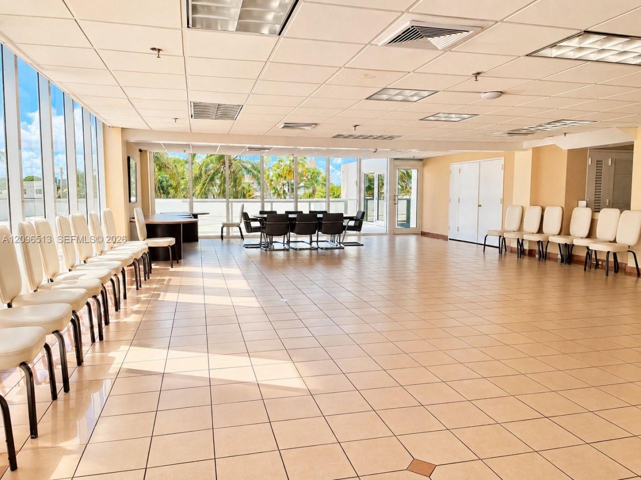2401 Collins Ave , Unit 1807, Miami Beach, FL 33140 Photo
