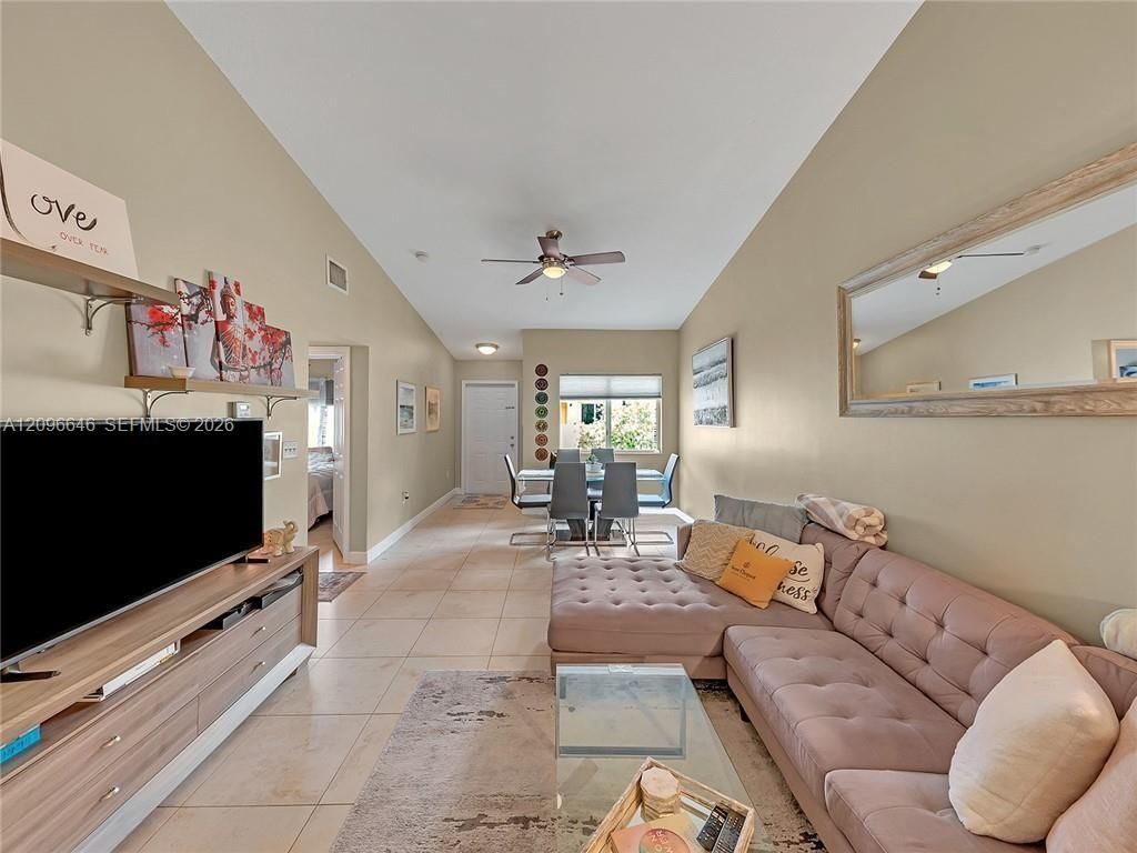 6245 SW 47th Mnr , Unit 203, Davie, FL 33314 Photo