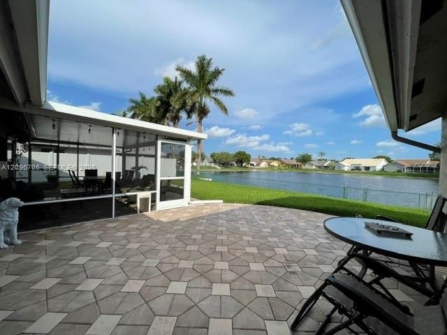 16190 NW 14th St, Pembroke Pines, FL 33028 Photo