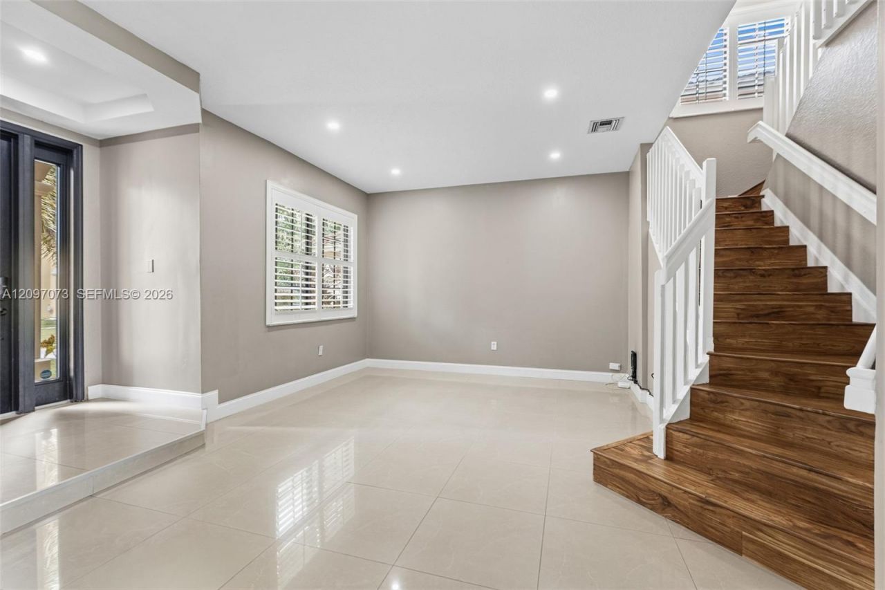 2001 NW 99th Ter, Pembroke Pines, FL 33024 Photo
