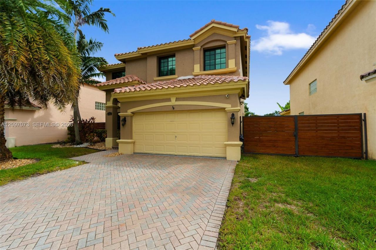 2001 NW 99th Ter, Pembroke Pines, FL 33024 Photo