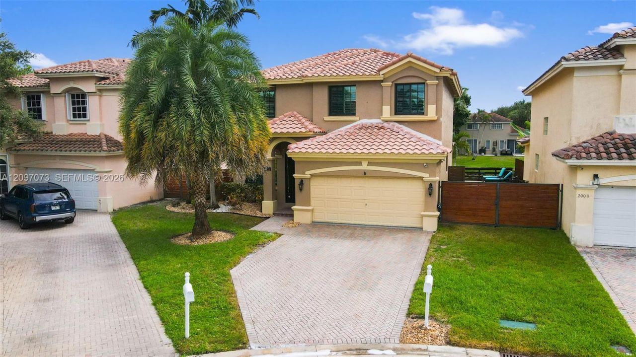 2001 NW 99th Ter, Pembroke Pines, FL 33024 Photo