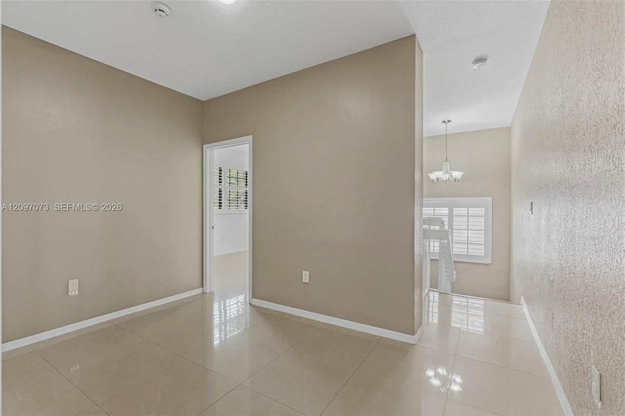 2001 NW 99th Ter, Pembroke Pines, FL 33024 Photo