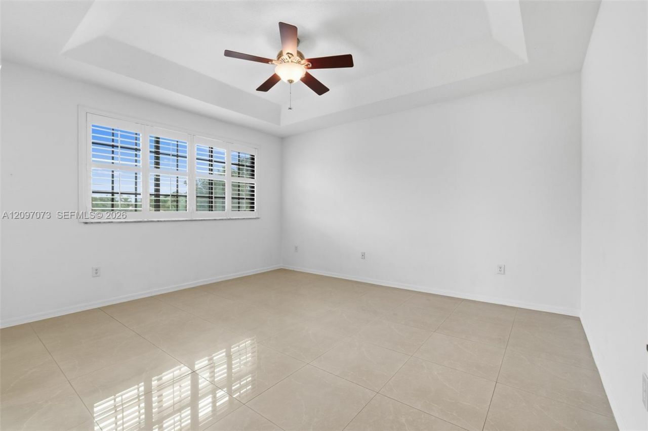 2001 NW 99th Ter, Pembroke Pines, FL 33024 Photo