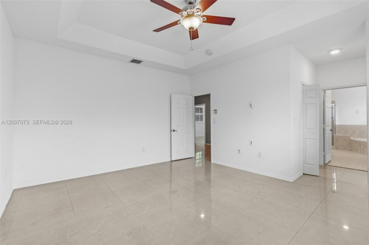 2001 NW 99th Ter, Pembroke Pines, FL 33024 Photo