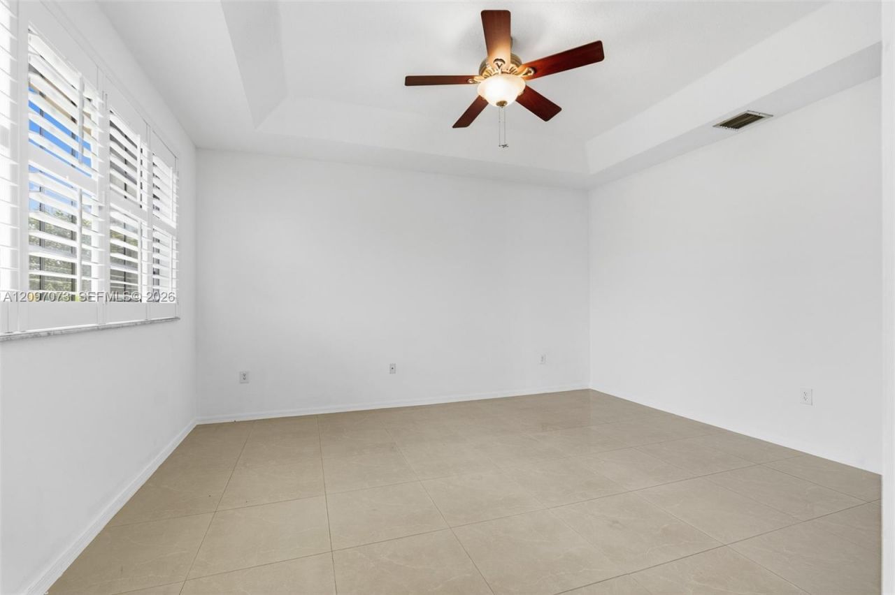 2001 NW 99th Ter, Pembroke Pines, FL 33024 Photo