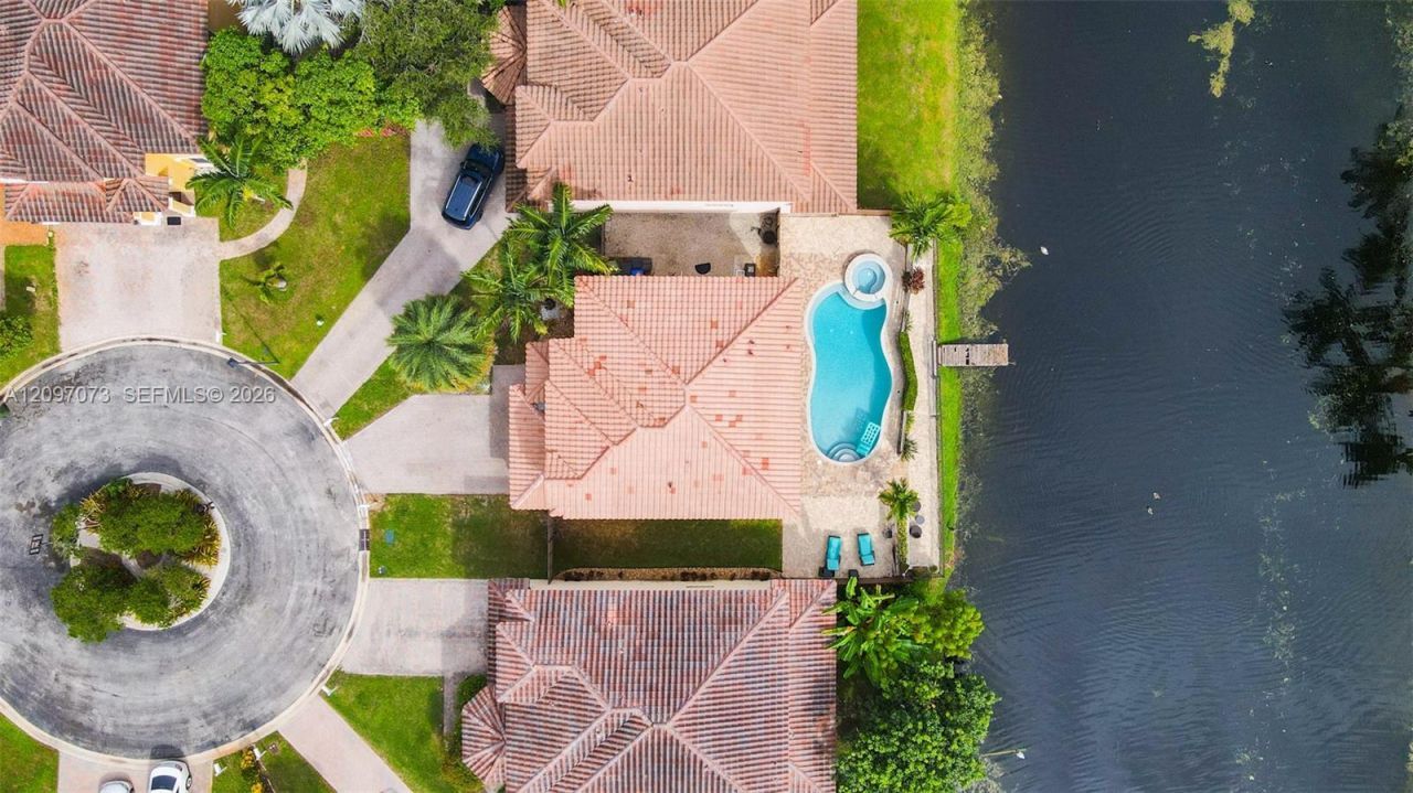 2001 NW 99th Ter, Pembroke Pines, FL 33024 Photo