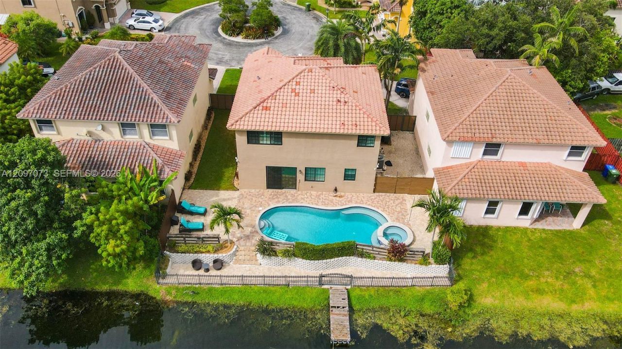 2001 NW 99th Ter, Pembroke Pines, FL 33024 Photo
