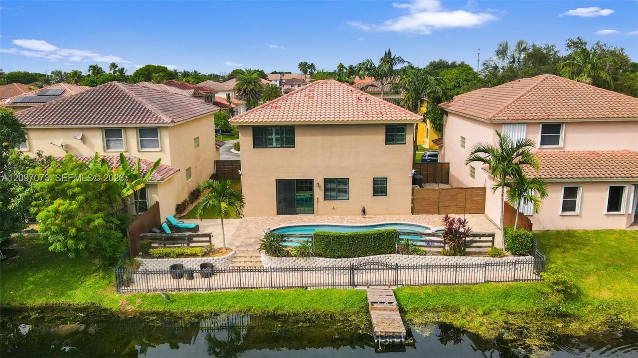 2001 NW 99th Ter, Pembroke Pines, FL 33024 Photo