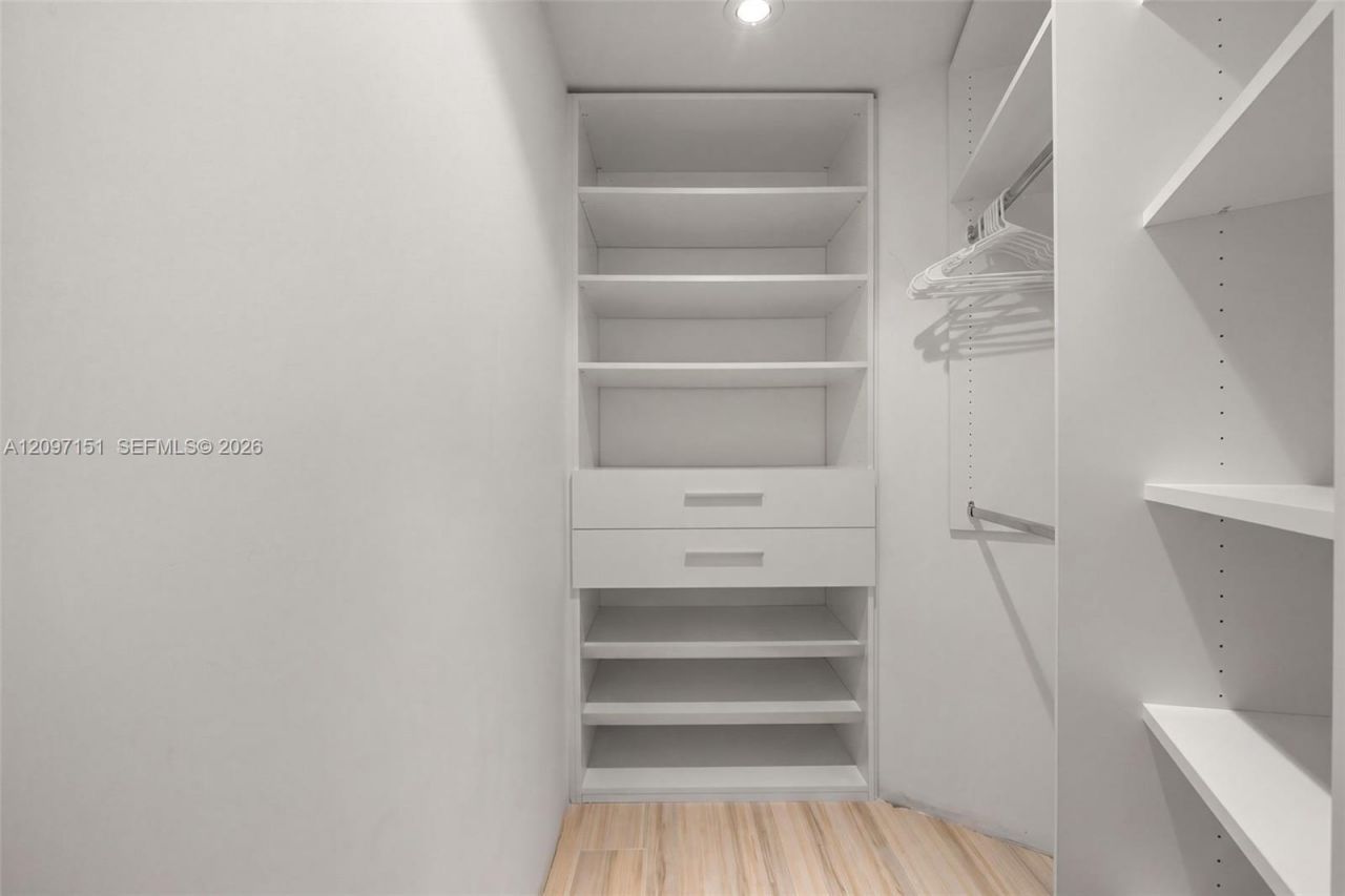 4925 Collins Ave , Unit 4A, Miami Beach, FL 33140 Photo