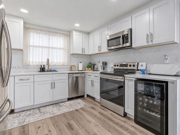 7904 NW 66th Ter, Tamarac, FL 33321