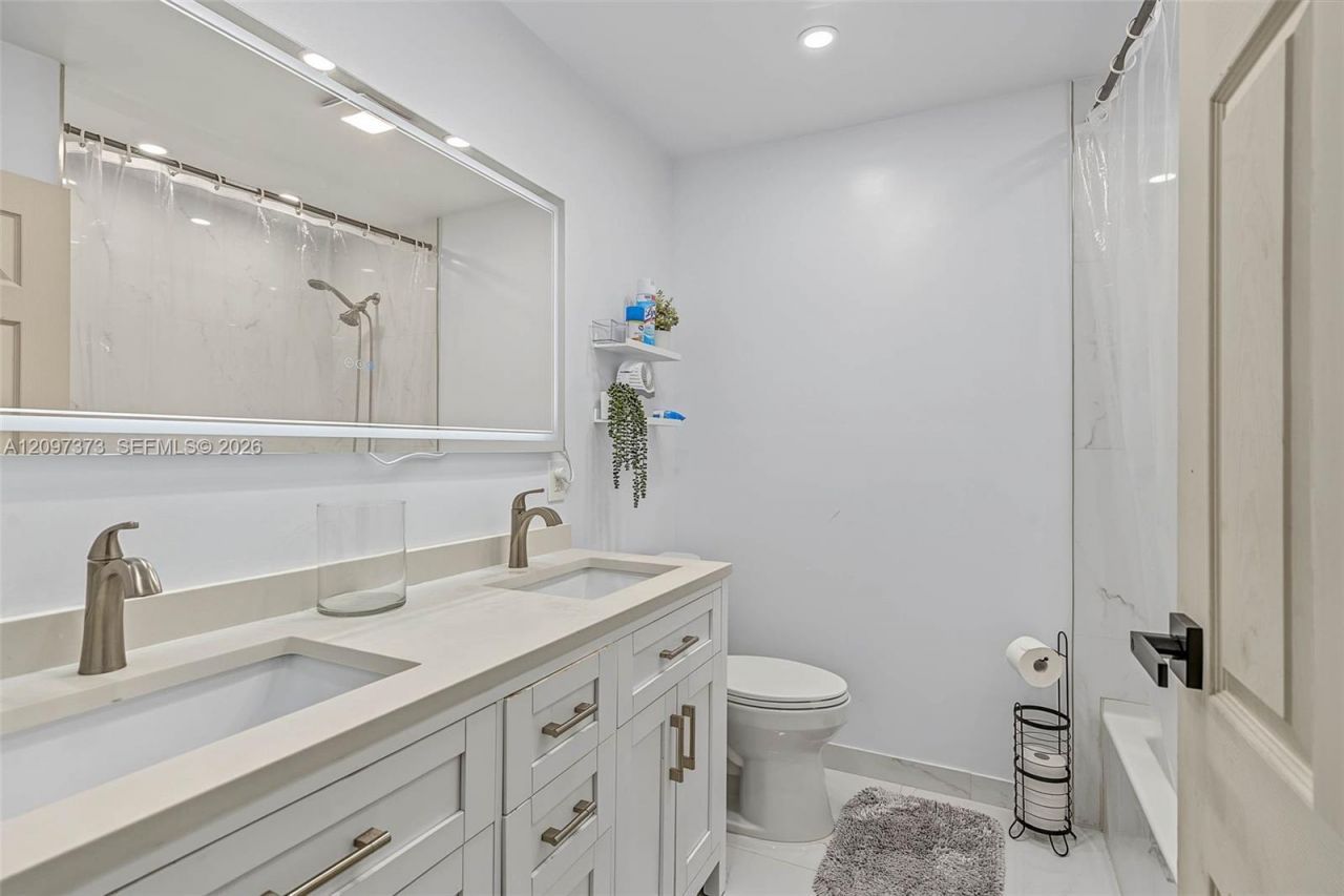 7904 NW 66th Ter, Tamarac, FL 33321 Photo