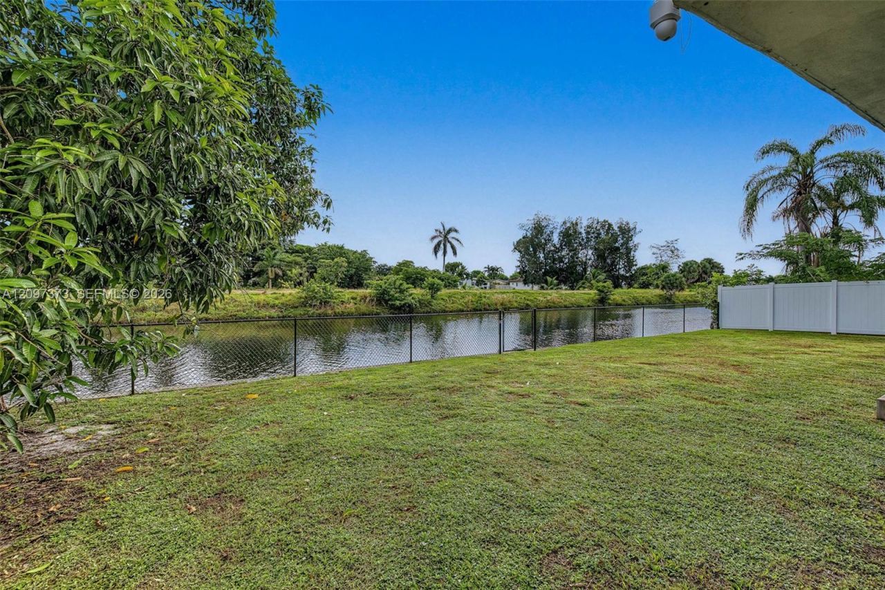 7904 NW 66th Ter, Tamarac, FL 33321 Photo