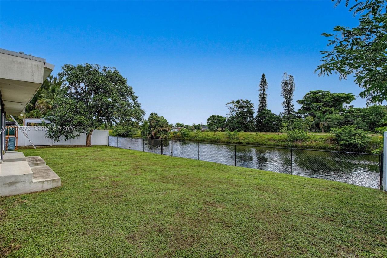 7904 NW 66th Ter, Tamarac, FL 33321 Photo