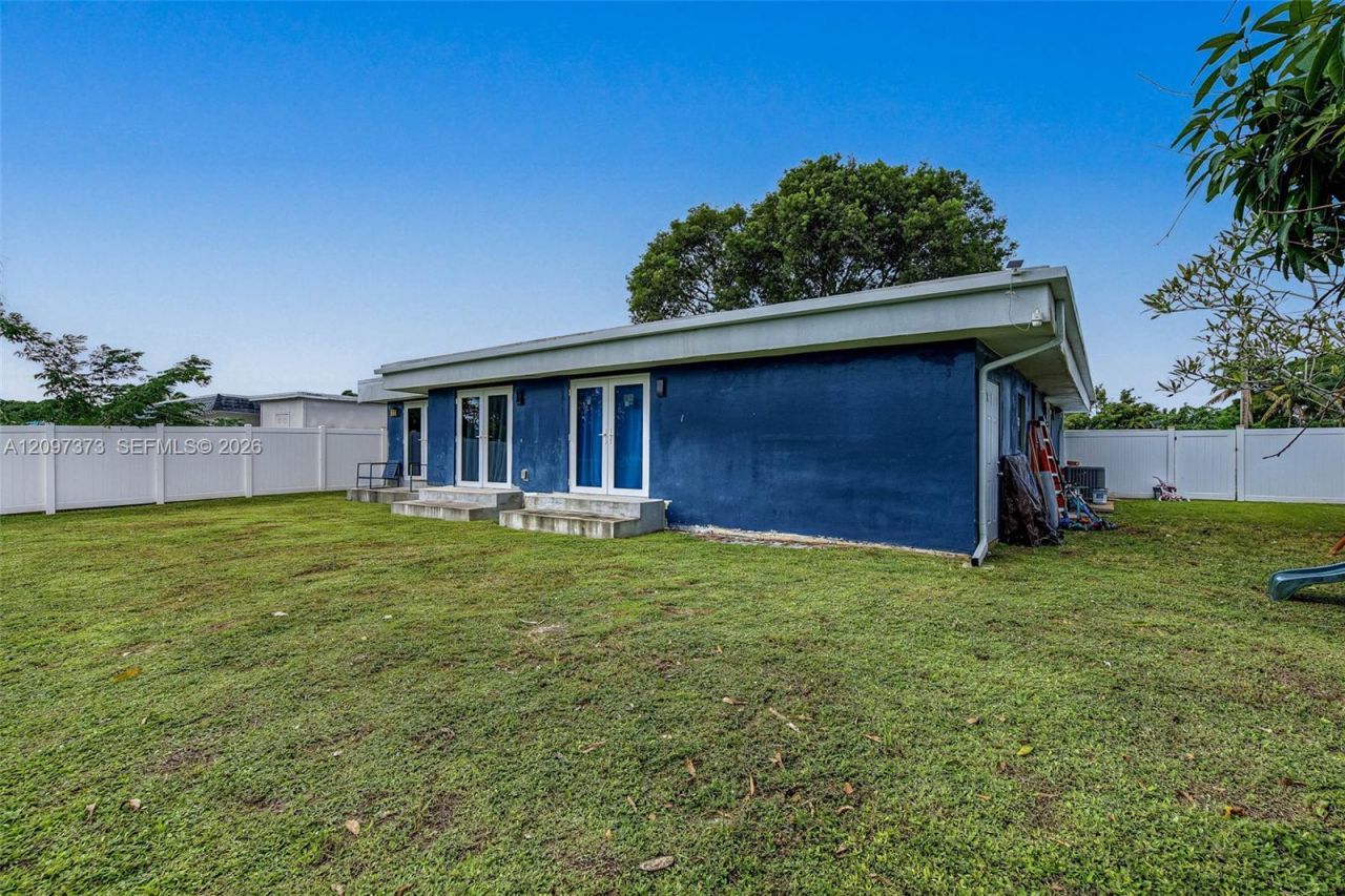 7904 NW 66th Ter, Tamarac, FL 33321 Photo