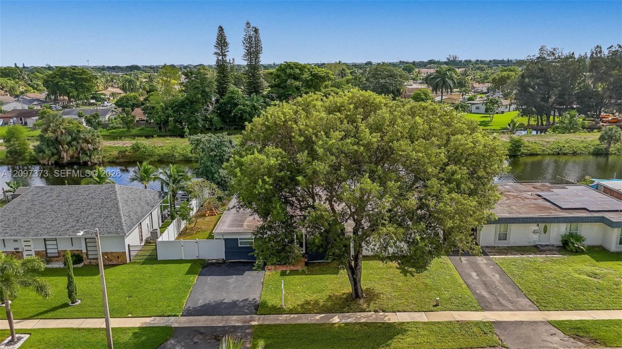 7904 NW 66th Ter, Tamarac, FL 33321 Photo