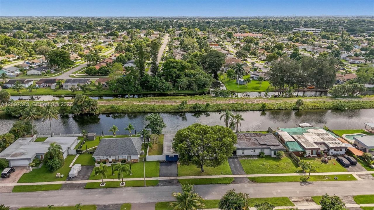 7904 NW 66th Ter, Tamarac, FL 33321 Photo