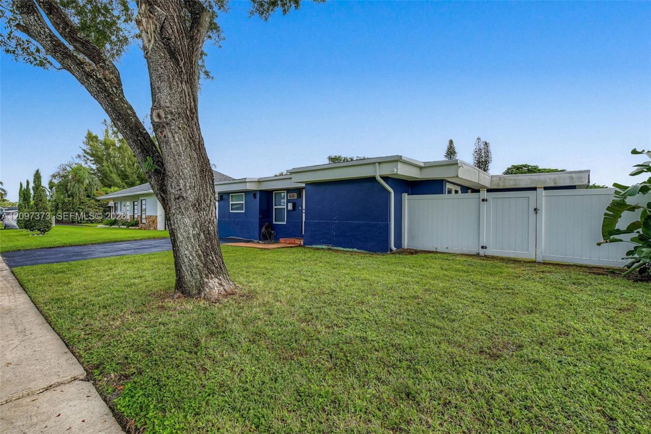 7904 NW 66th Ter, Tamarac, FL 33321 Photo