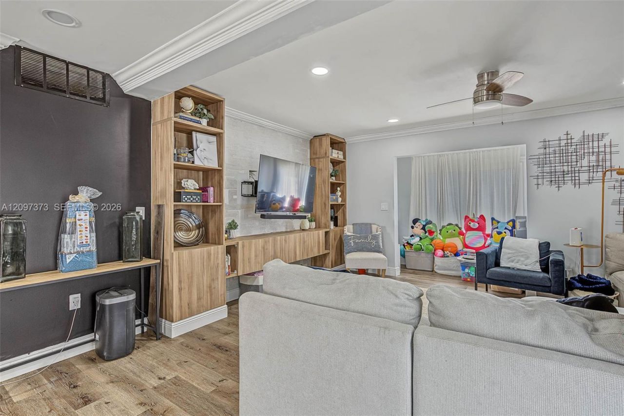 7904 NW 66th Ter, Tamarac, FL 33321 Photo