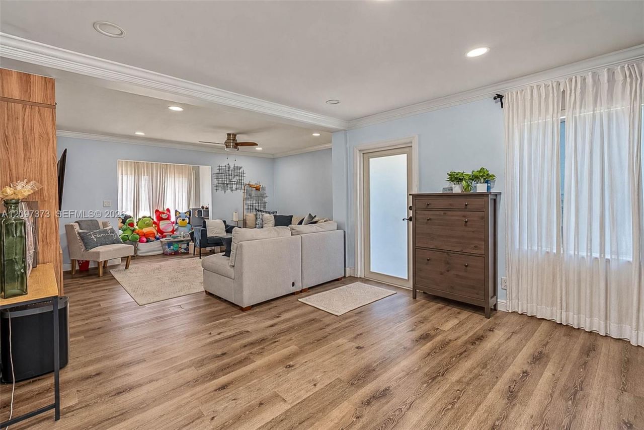 7904 NW 66th Ter, Tamarac, FL 33321 Photo