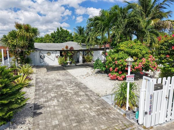 1663 NE 176th St , North Miami Beach, FL 33162
