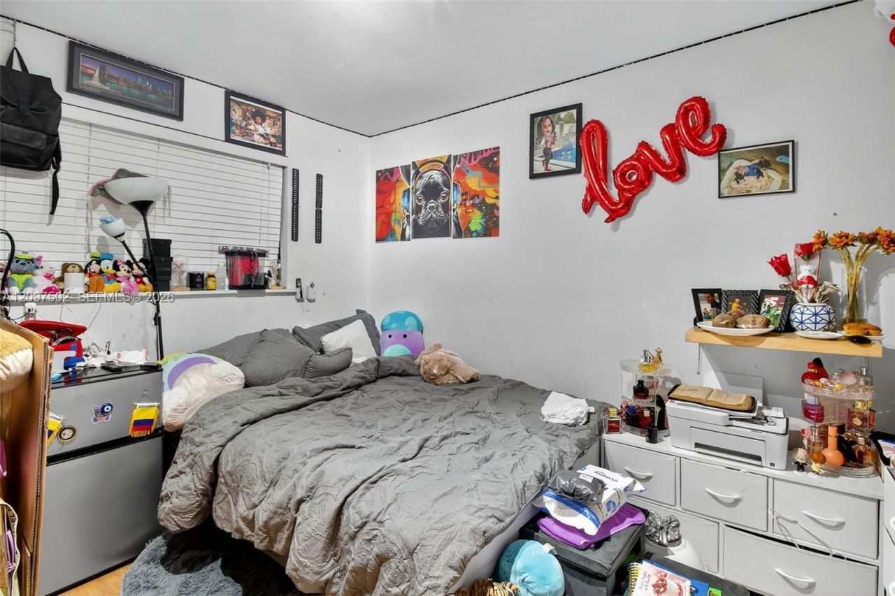 2551 NW 13th St , Unit 10, Miami, FL 33125 Photo