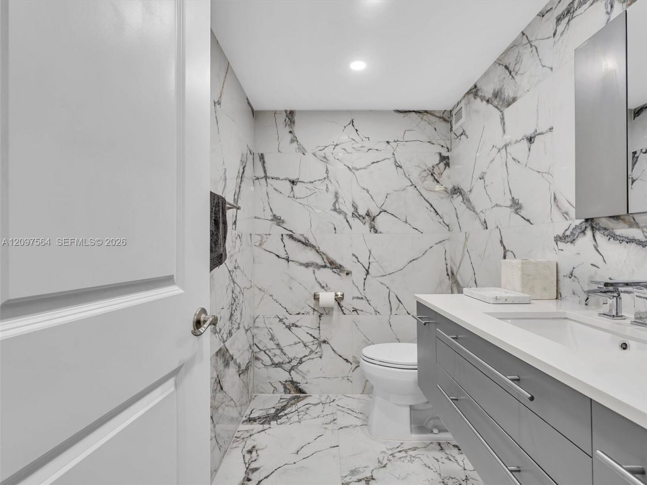 1904 S Ocean Dr , Unit 905, Hallandale Beach, FL 33009 Photo