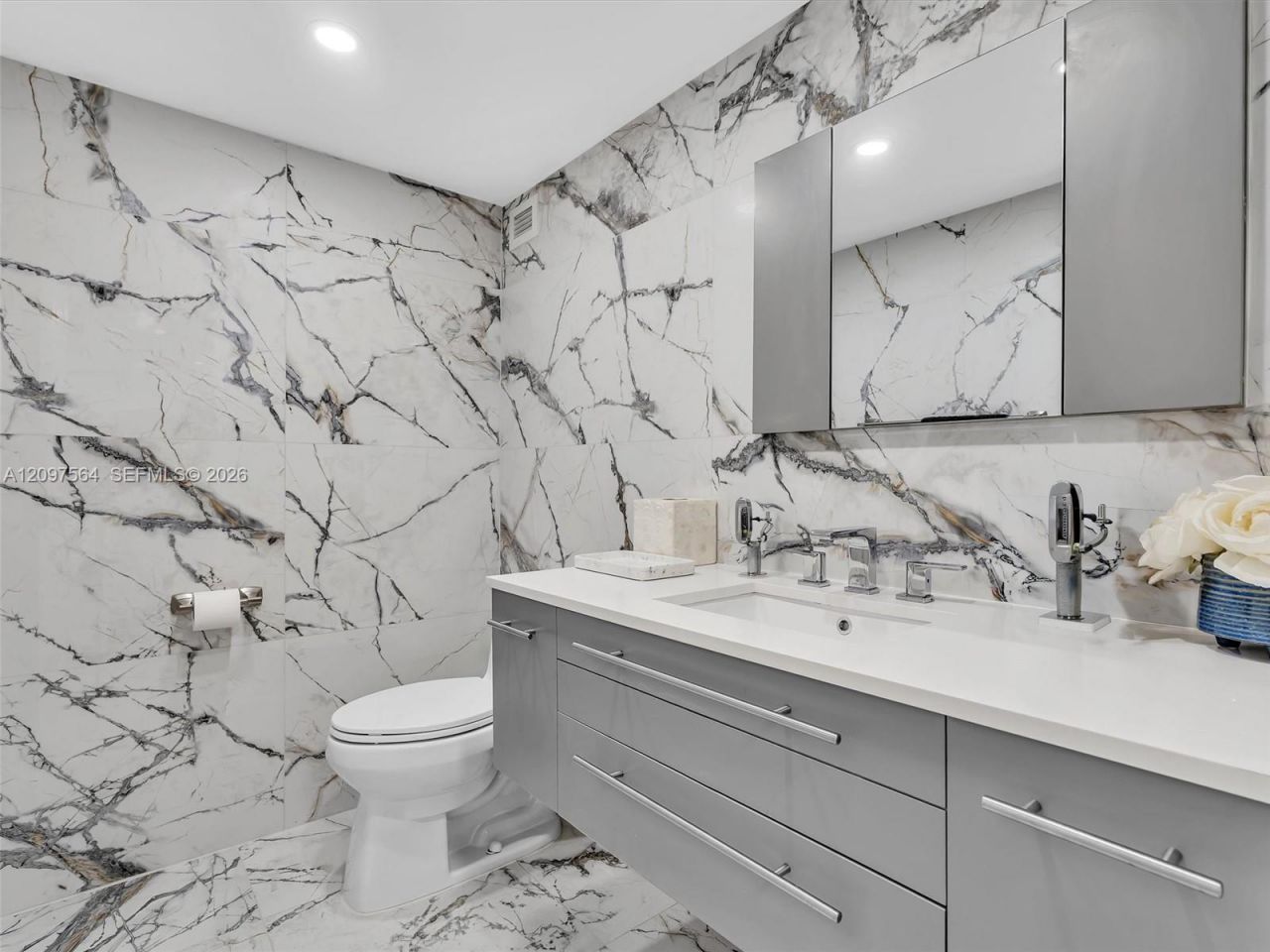 1904 S Ocean Dr , Unit 905, Hallandale Beach, FL 33009 Photo