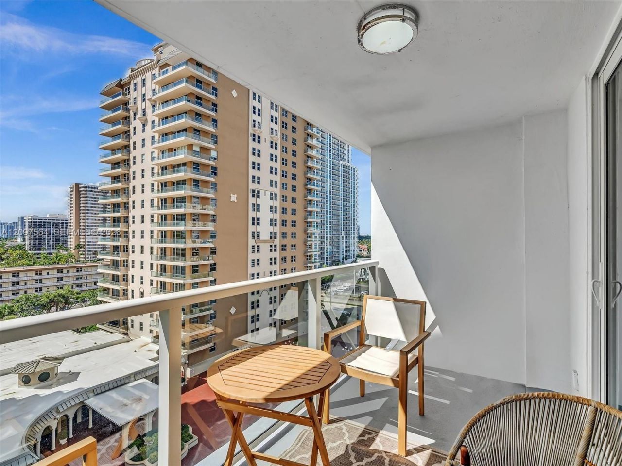 1904 S Ocean Dr , Unit 905, Hallandale Beach, FL 33009 Photo