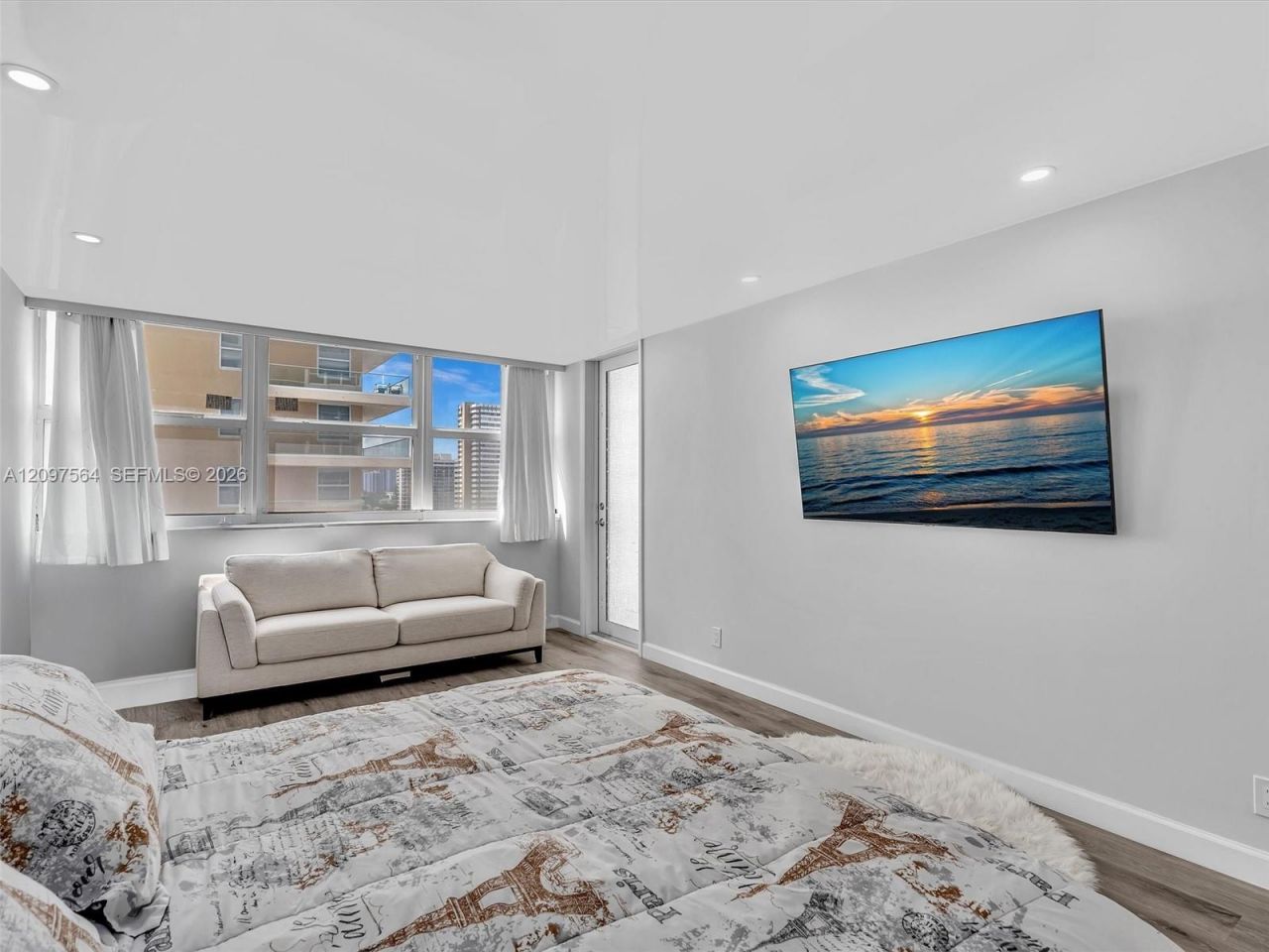 1904 S Ocean Dr , Unit 905, Hallandale Beach, FL 33009 Photo