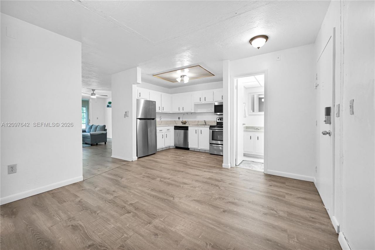 1681 NW 70th Ave , Unit 205, Plantation, FL 33313 Photo