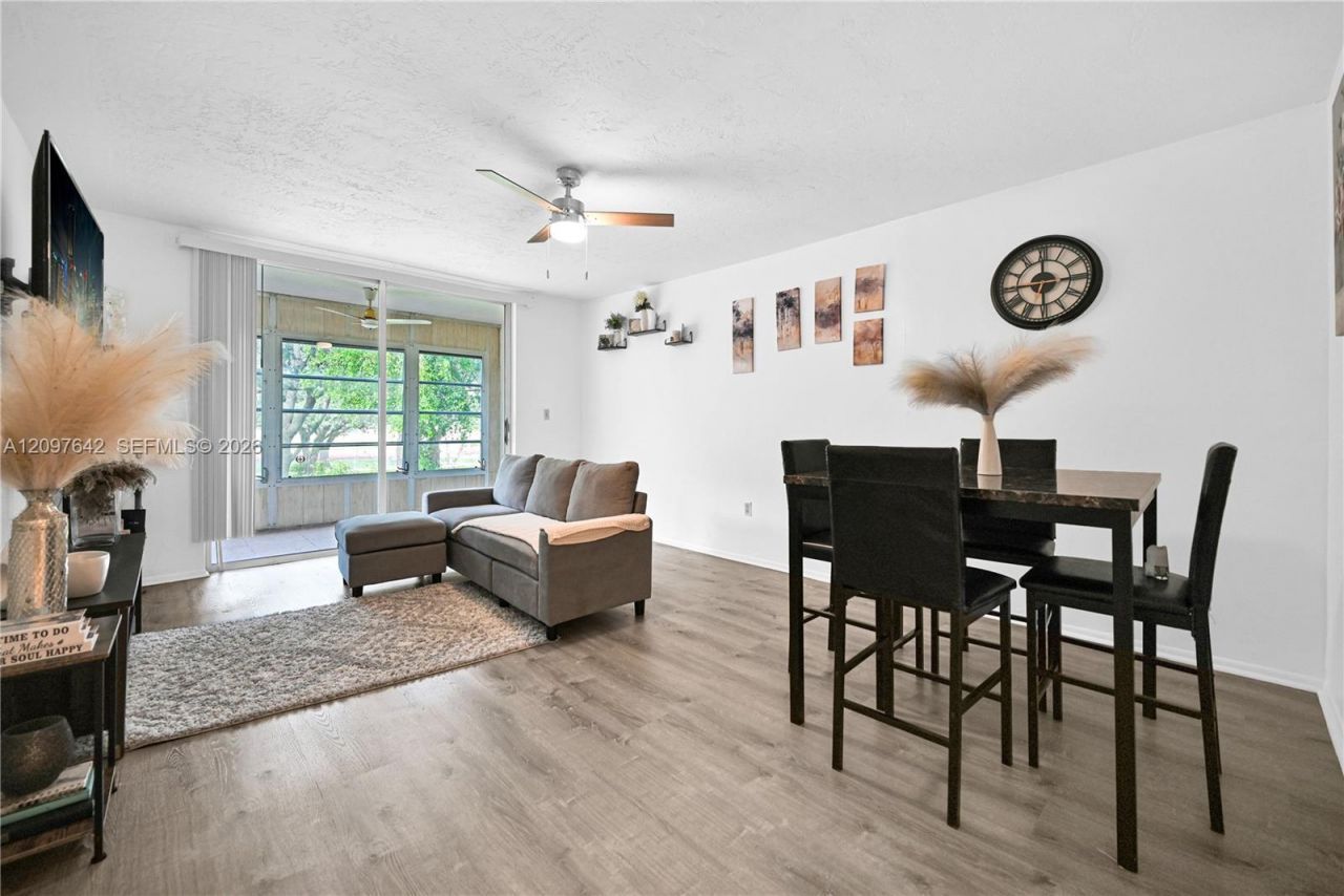 1681 NW 70th Ave , Unit 205, Plantation, FL 33313 Photo