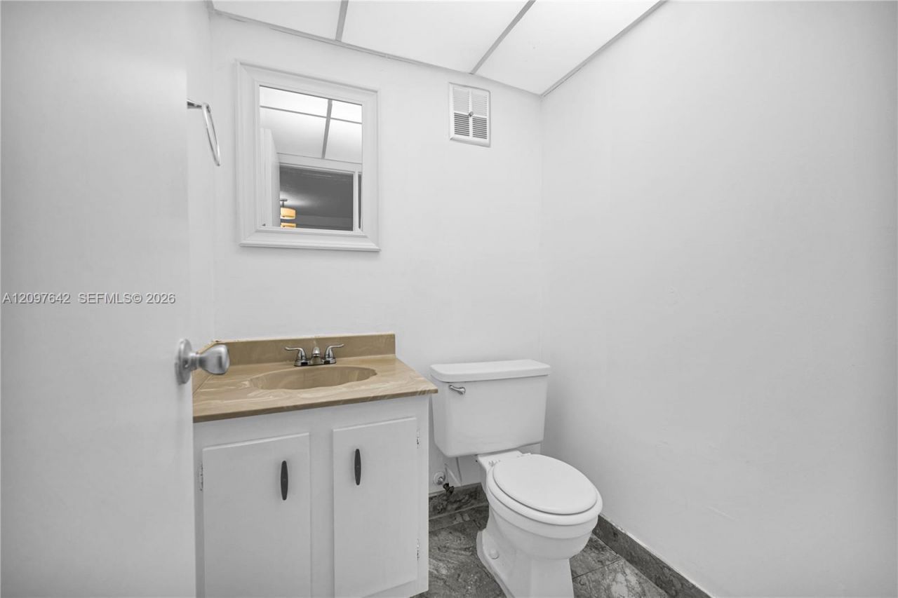 1681 NW 70th Ave , Unit 205, Plantation, FL 33313 Photo