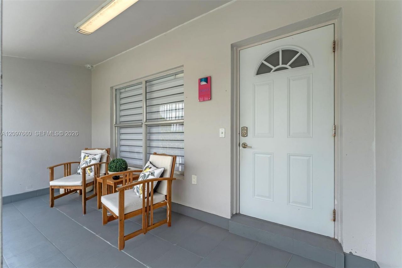 6355 SW 30th St , Miami, FL 33155 Photo