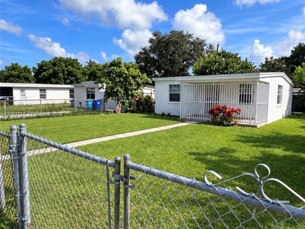 2040 Wilmington St, Opa-Locka, FL 33054