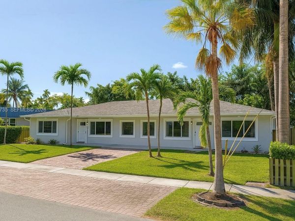 236-238 NE 1st St , Dania Beach, FL 33004