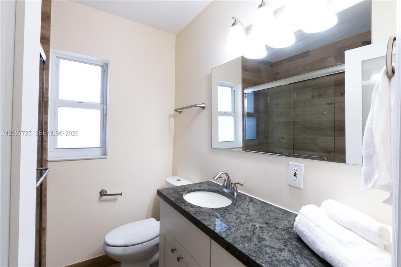 236-238 NE 1st St , Dania Beach, FL 33004 Photo