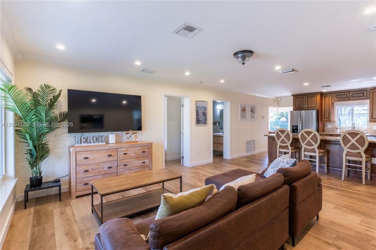 236-238 NE 1st St , Dania Beach, FL 33004 Photo