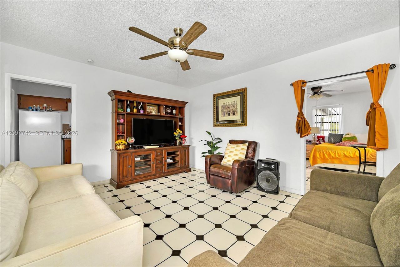 531 NW 35th Ave , Unit 2, Miami, FL 33125 Photo