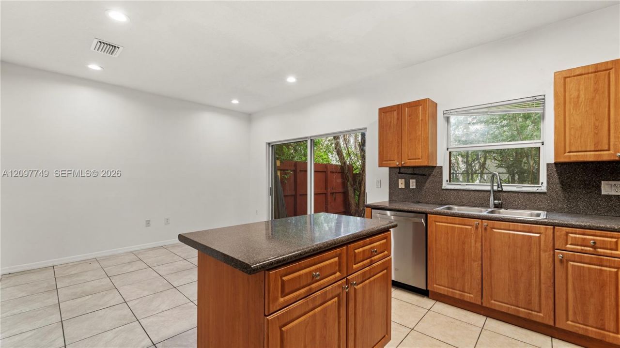 1685 SE 30th St , Homestead, FL 33035 Photo