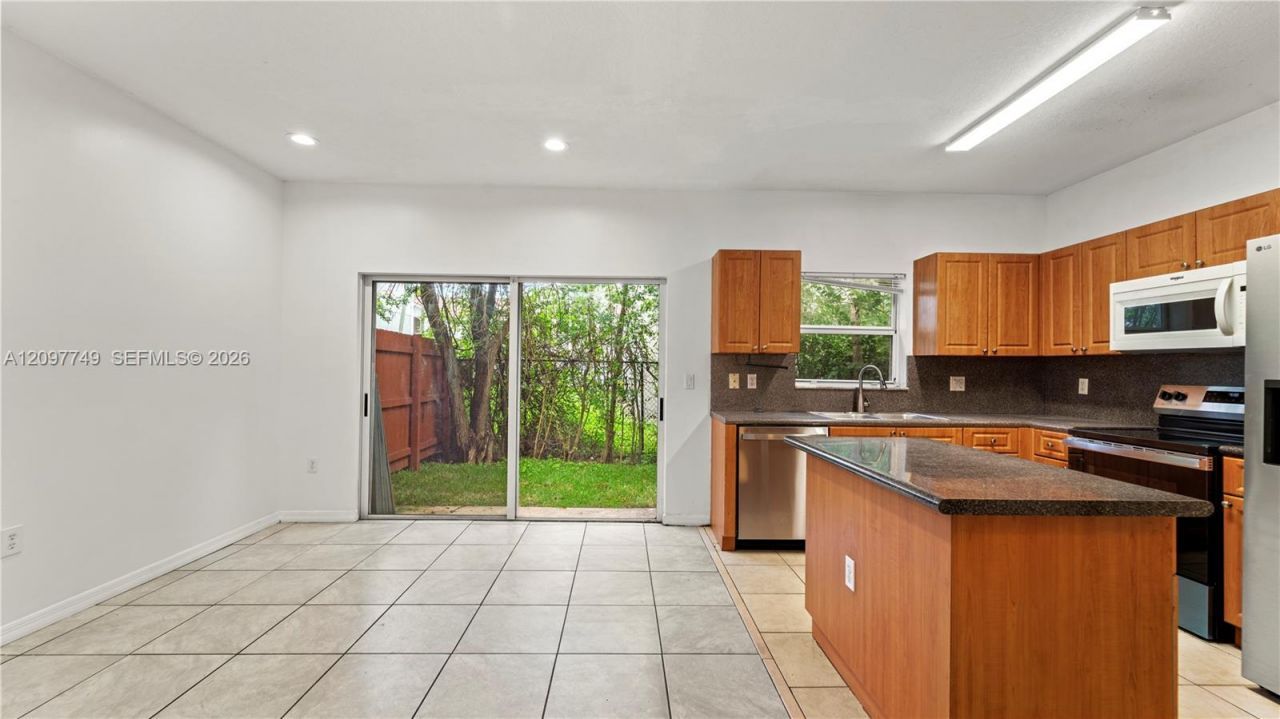 1685 SE 30th St , Homestead, FL 33035 Photo