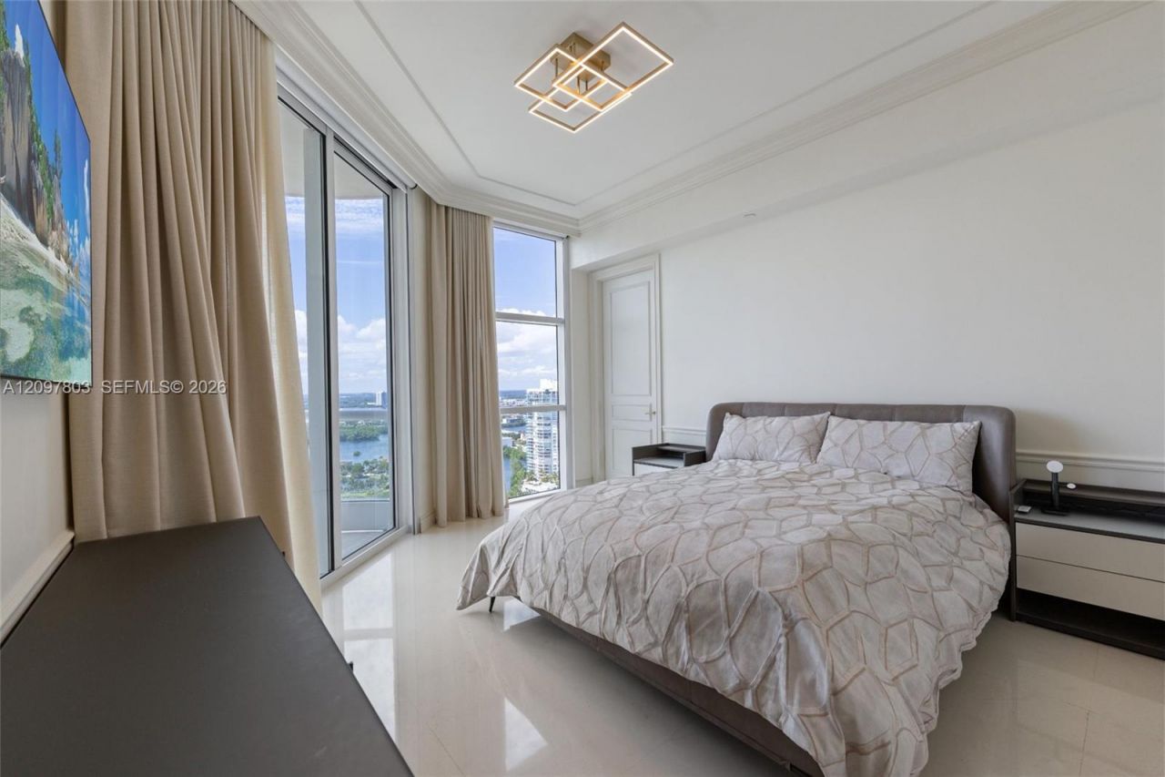 16051 Collins Ave, Unit 2901, Sunny Isles Beach, FL 33160 Photo