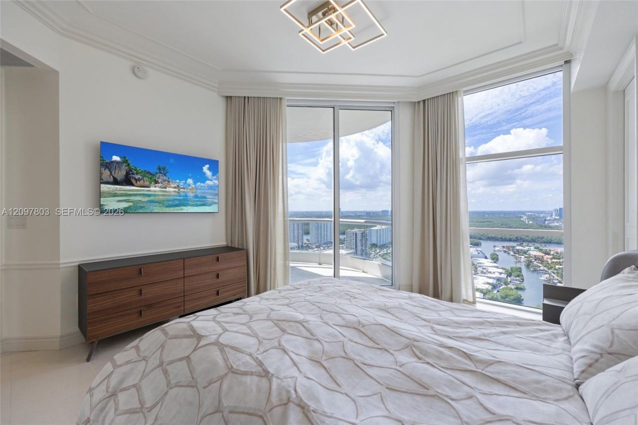 16051 Collins Ave, Unit 2901, Sunny Isles Beach, FL 33160 Photo