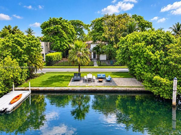 1210 NE 89th St , Miami, FL 33138