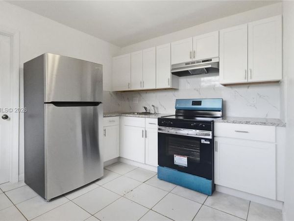 2711 SW 8th St , Unit 3, Fort Lauderdale, FL 33312