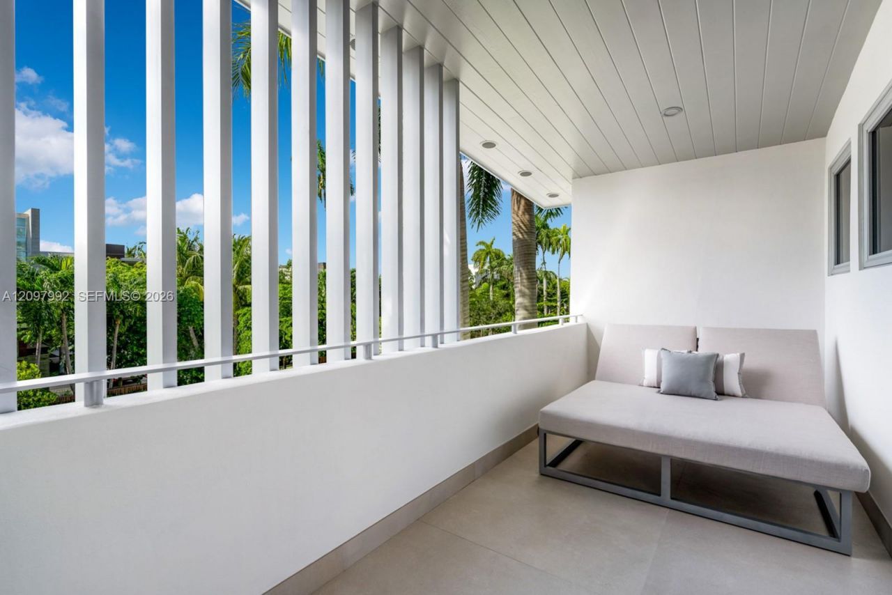 123 W Dilido Dr , Miami Beach, FL 33139 Photo