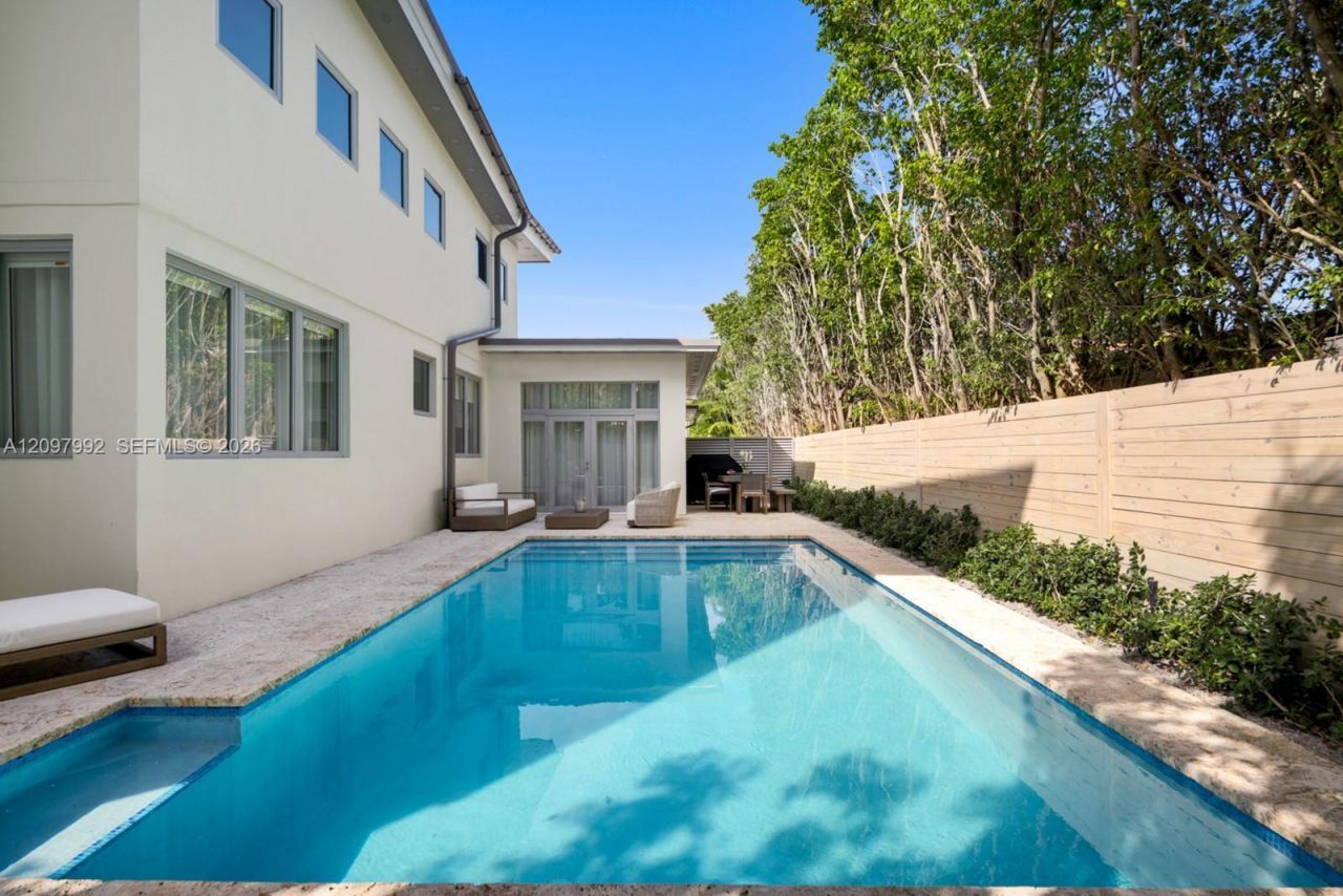 123 W Dilido Dr , Miami Beach, FL 33139 Photo