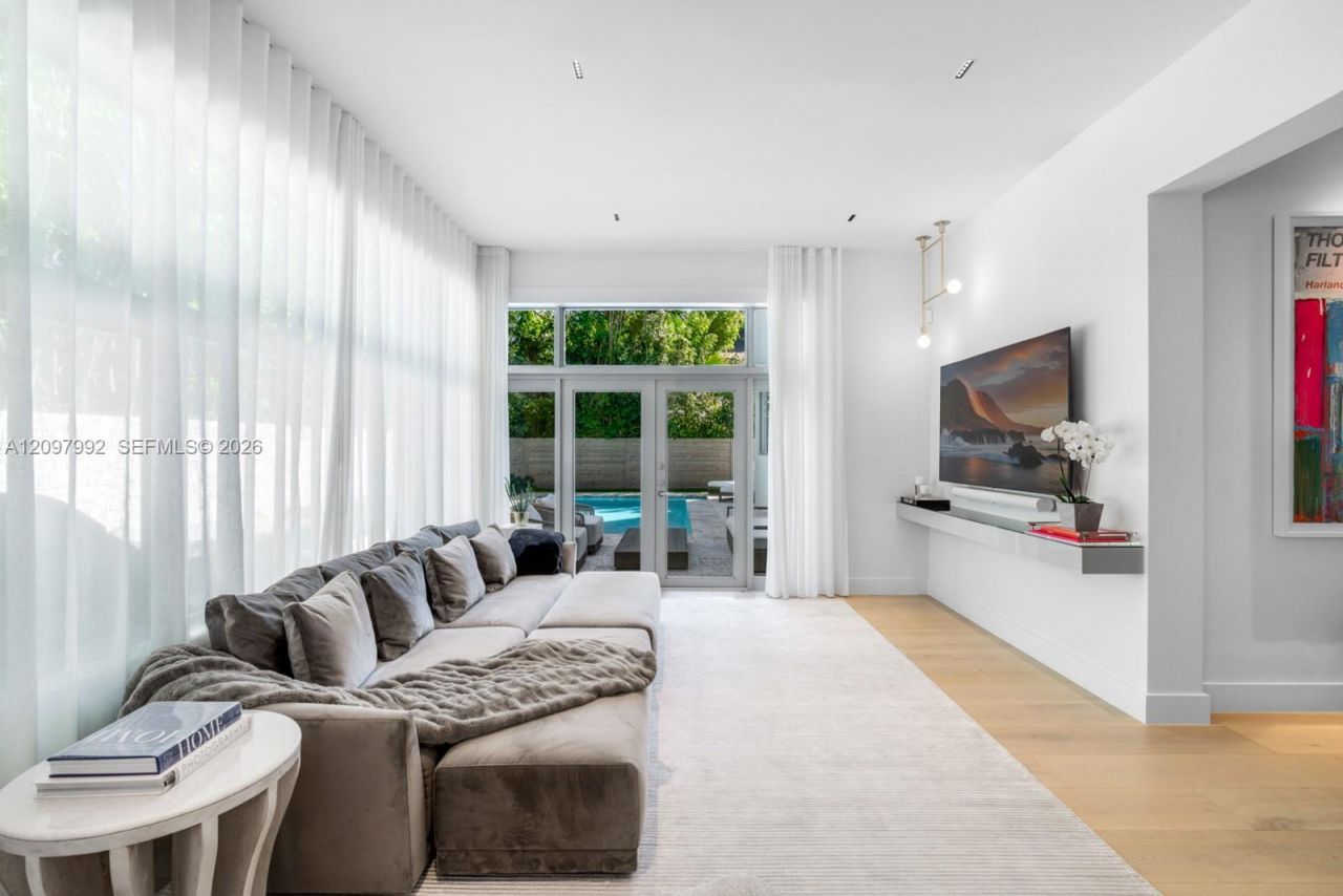 123 W Dilido Dr , Miami Beach, FL 33139 Photo