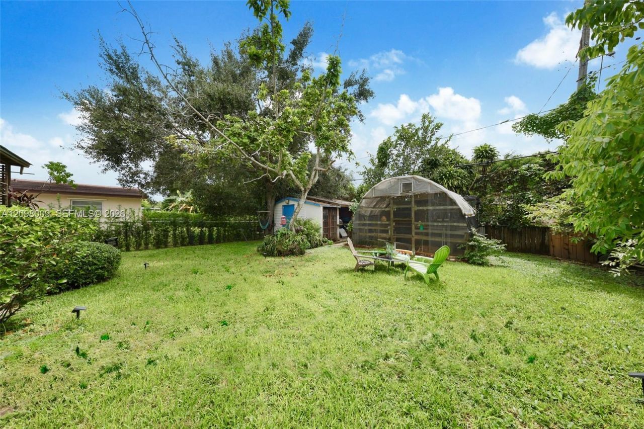 5850 SW 33rd St , Miami, FL 33155 Photo